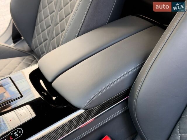 Синій Ауді S8, об'ємом двигуна 4 л та пробігом 5 тис. км за 175000 $, фото 14 на Automoto.ua