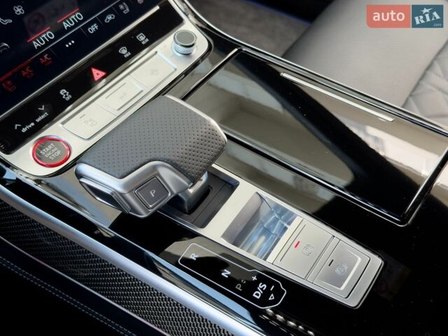 Синій Ауді S8, об'ємом двигуна 4 л та пробігом 5 тис. км за 175000 $, фото 58 на Automoto.ua