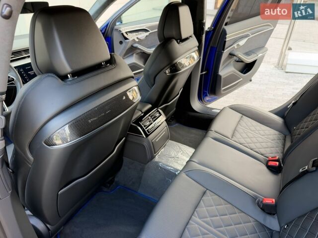 Синій Ауді S8, об'ємом двигуна 4 л та пробігом 5 тис. км за 175000 $, фото 51 на Automoto.ua