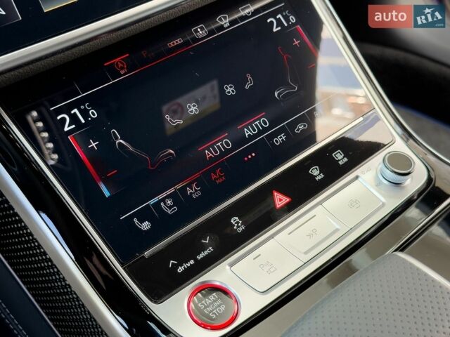 Синій Ауді S8, об'ємом двигуна 4 л та пробігом 5 тис. км за 175000 $, фото 59 на Automoto.ua