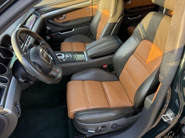 Зелений Ауді S8, об'ємом двигуна 5.2 л та пробігом 69 тис. км за 48900 $, фото 12 на Automoto.ua