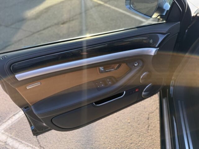 Зелений Ауді S8, об'ємом двигуна 5.2 л та пробігом 69 тис. км за 48900 $, фото 11 на Automoto.ua