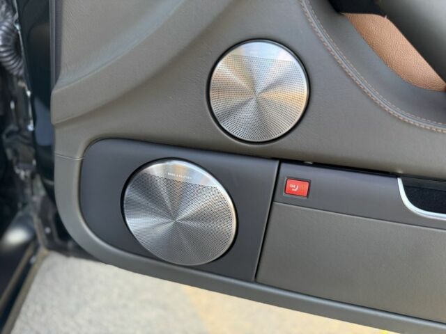 Зелений Ауді S8, об'ємом двигуна 5.2 л та пробігом 69 тис. км за 48900 $, фото 17 на Automoto.ua