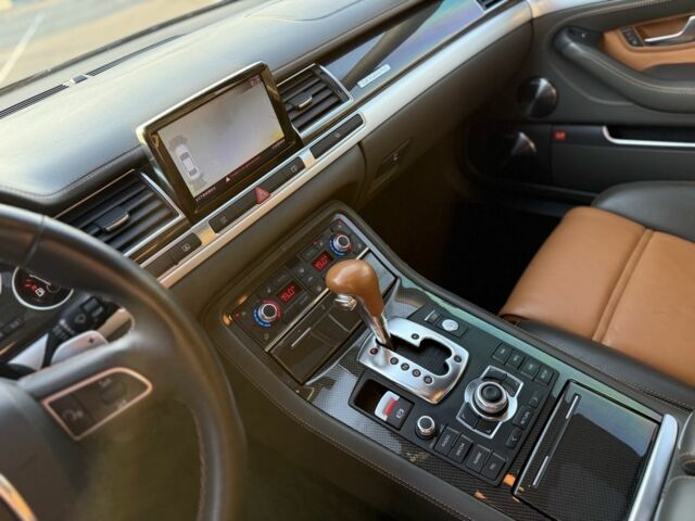 Зелений Ауді S8, об'ємом двигуна 5.2 л та пробігом 69 тис. км за 48900 $, фото 14 на Automoto.ua