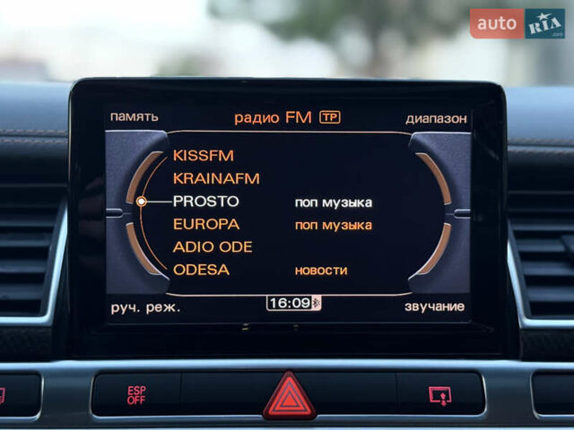 Зеленый Ауди С8, объемом двигателя 5.2 л и пробегом 69 тыс. км за 49000 $, фото 71 на Automoto.ua