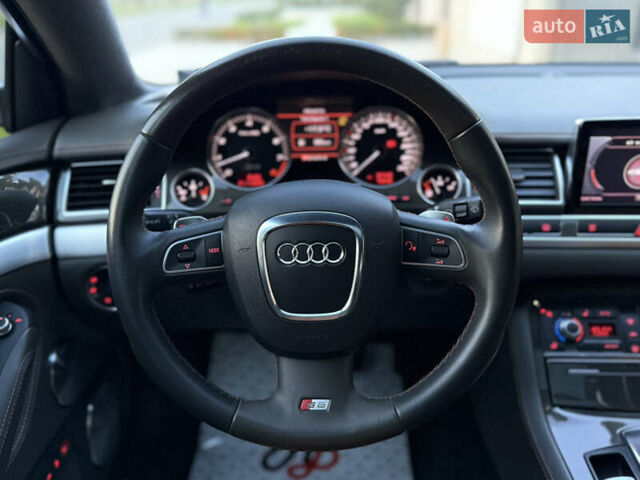 Зеленый Ауди С8, объемом двигателя 5.2 л и пробегом 69 тыс. км за 49000 $, фото 59 на Automoto.ua