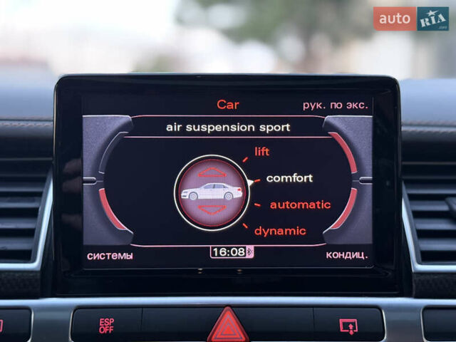 Зеленый Ауди С8, объемом двигателя 5.2 л и пробегом 69 тыс. км за 49000 $, фото 65 на Automoto.ua