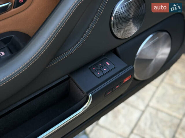 Зеленый Ауди С8, объемом двигателя 5.2 л и пробегом 69 тыс. км за 49000 $, фото 47 на Automoto.ua