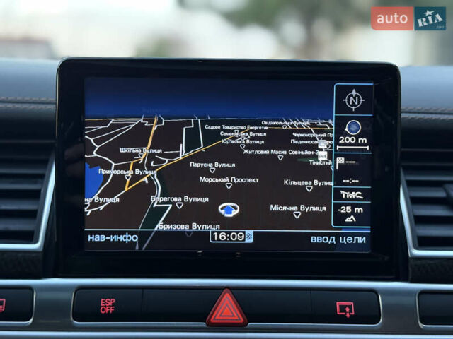 Зеленый Ауди С8, объемом двигателя 5.2 л и пробегом 69 тыс. км за 49000 $, фото 67 на Automoto.ua