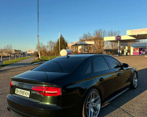 Зеленый Ауди С8, объемом двигателя 3.99 л и пробегом 217 тыс. км за 35000 $, фото 4 на Automoto.ua