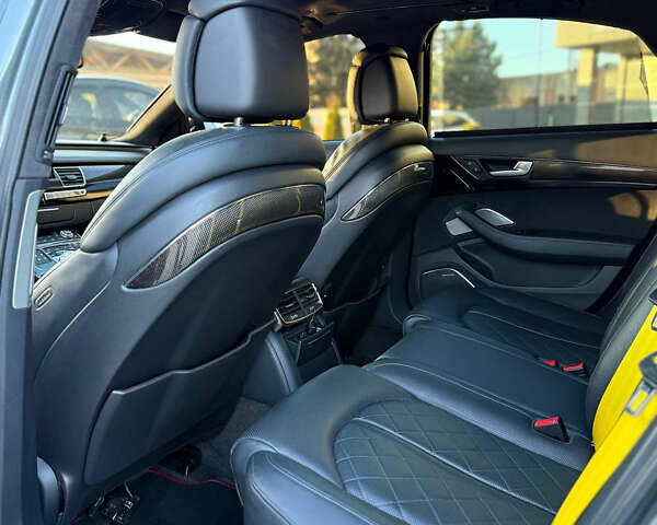 Зеленый Ауди С8, объемом двигателя 3.99 л и пробегом 217 тыс. км за 35000 $, фото 15 на Automoto.ua