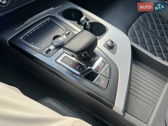 Белый Ауди SQ7, объемом двигателя 3.96 л и пробегом 124 тыс. км за 57900 $, фото 82 на Automoto.ua