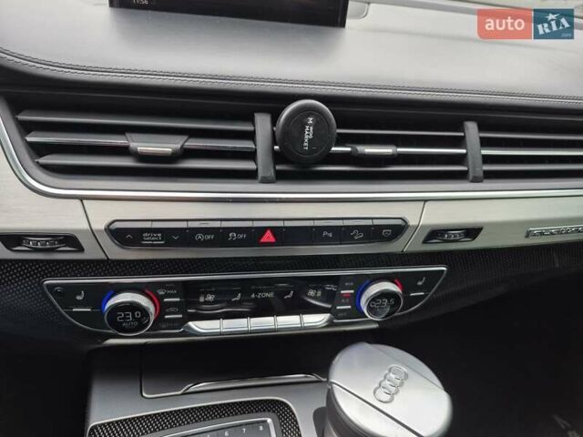 Білий Ауді SQ7, об'ємом двигуна 3.96 л та пробігом 296 тис. км за 44000 $, фото 11 на Automoto.ua