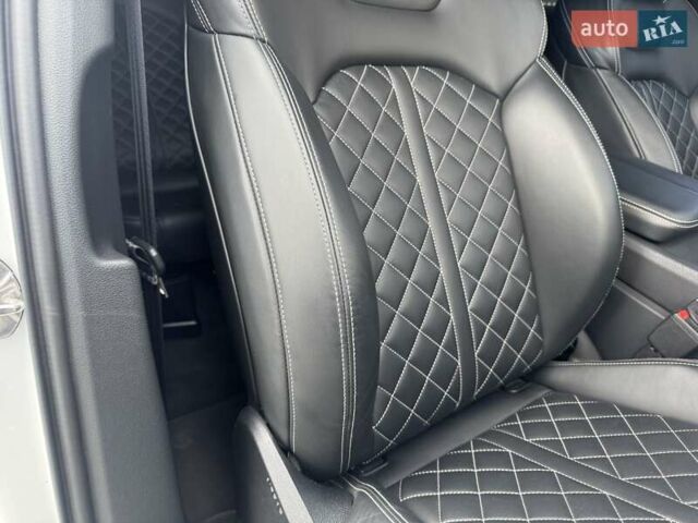 Белый Ауди SQ7, объемом двигателя 3.96 л и пробегом 124 тыс. км за 57900 $, фото 39 на Automoto.ua