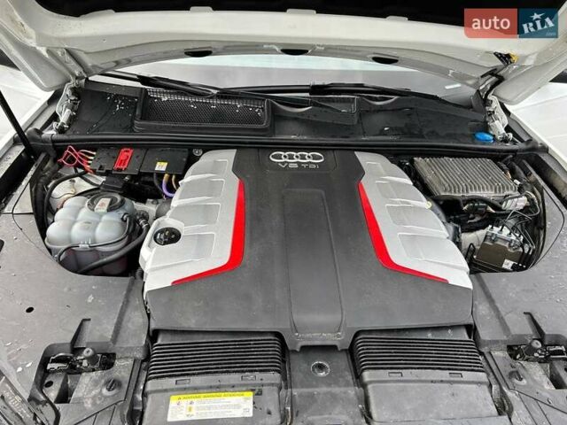 Білий Ауді SQ7, об'ємом двигуна 4 л та пробігом 160 тис. км за 56000 $, фото 15 на Automoto.ua