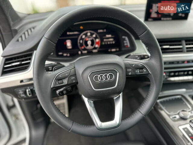 Білий Ауді SQ7, об'ємом двигуна 3.96 л та пробігом 231 тис. км за 40000 $, фото 44 на Automoto.ua
