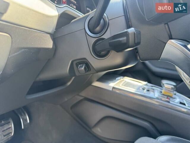 Белый Ауди SQ7, объемом двигателя 3.96 л и пробегом 206 тыс. км за 45000 $, фото 4 на Automoto.ua