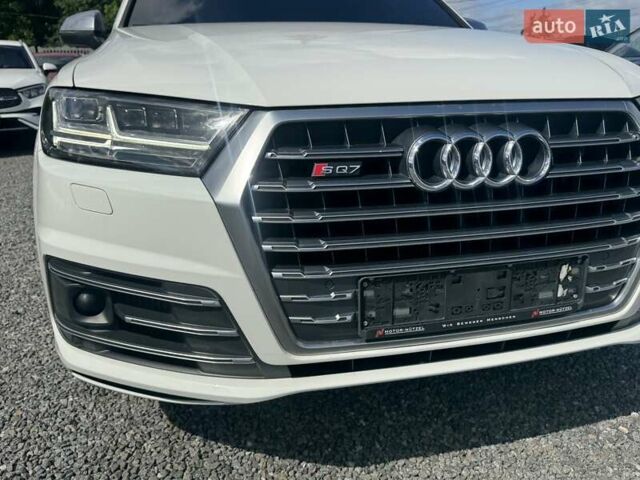 Белый Ауди SQ7, объемом двигателя 3.96 л и пробегом 124 тыс. км за 57900 $, фото 58 на Automoto.ua