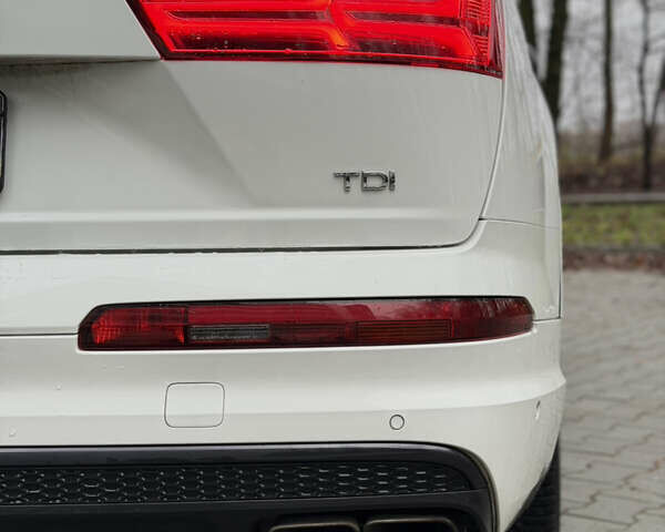 Белый Ауди SQ7, объемом двигателя 3.96 л и пробегом 206 тыс. км за 44000 $, фото 19 на Automoto.ua