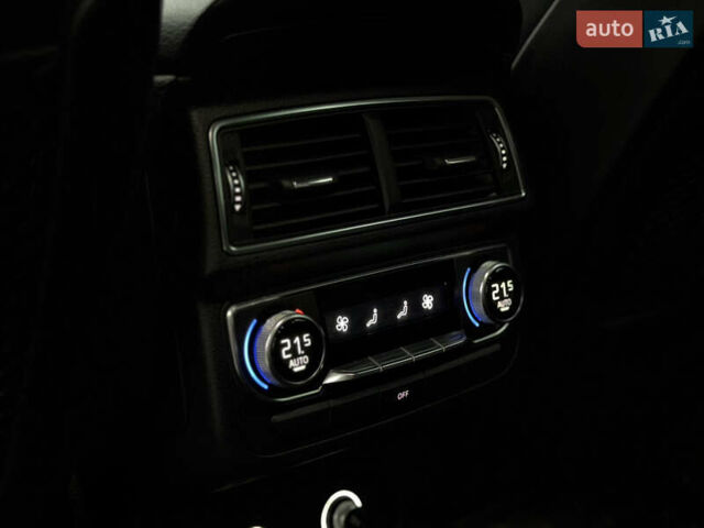 Белый Ауди SQ7, объемом двигателя 3.96 л и пробегом 206 тыс. км за 44000 $, фото 36 на Automoto.ua