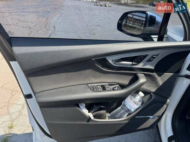 Белый Ауди SQ7, объемом двигателя 3.96 л и пробегом 206 тыс. км за 45000 $, фото 16 на Automoto.ua