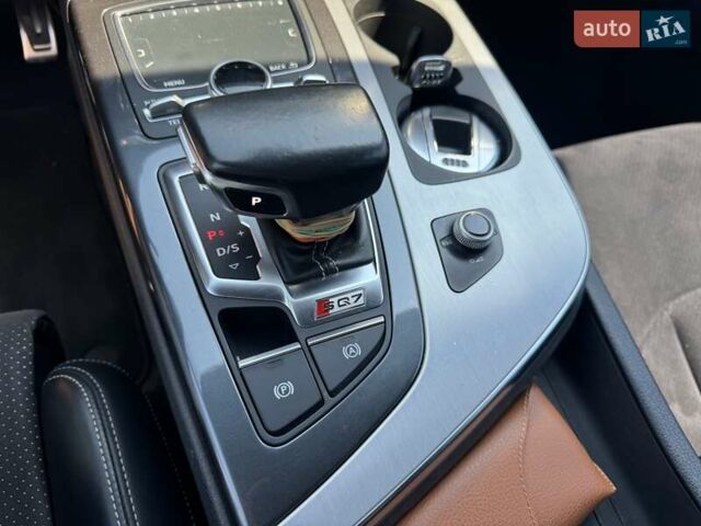 Белый Ауди SQ7, объемом двигателя 3.96 л и пробегом 206 тыс. км за 45000 $, фото 14 на Automoto.ua