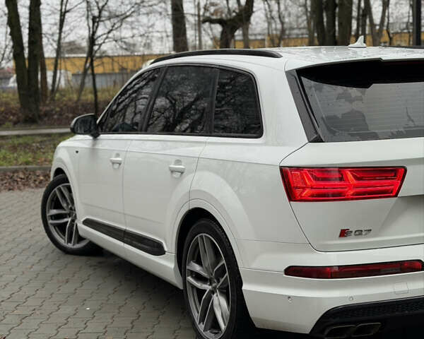 Белый Ауди SQ7, объемом двигателя 3.96 л и пробегом 206 тыс. км за 44000 $, фото 14 на Automoto.ua