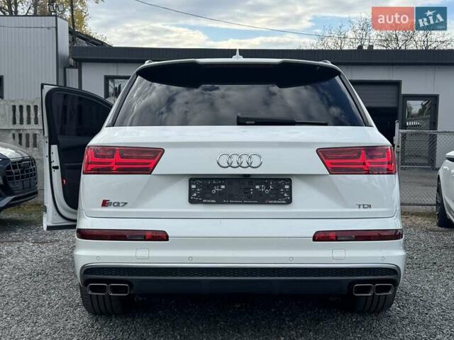Белый Ауди SQ7, объемом двигателя 3.96 л и пробегом 124 тыс. км за 55900 $, фото 84 на Automoto.ua