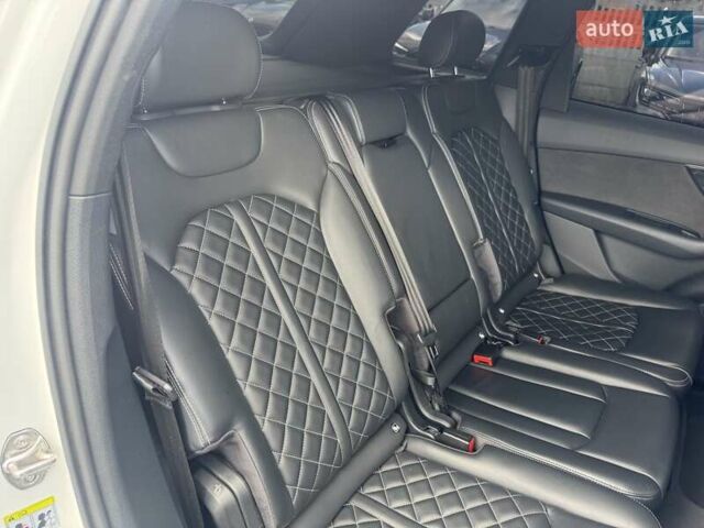 Белый Ауди SQ7, объемом двигателя 3.96 л и пробегом 124 тыс. км за 57900 $, фото 37 на Automoto.ua