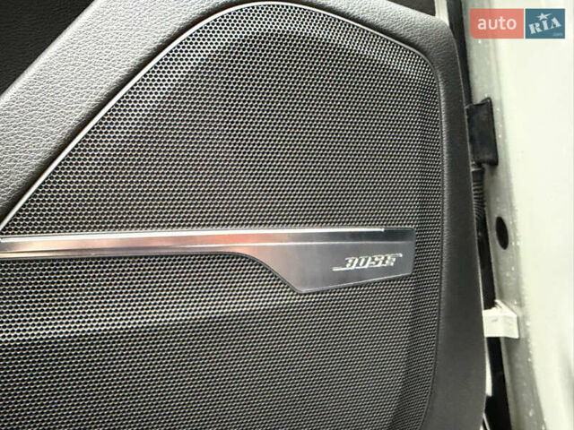 Белый Ауди SQ7, объемом двигателя 3.96 л и пробегом 206 тыс. км за 44000 $, фото 31 на Automoto.ua