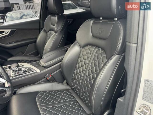 Белый Ауди SQ7, объемом двигателя 3.96 л и пробегом 124 тыс. км за 55900 $, фото 29 на Automoto.ua