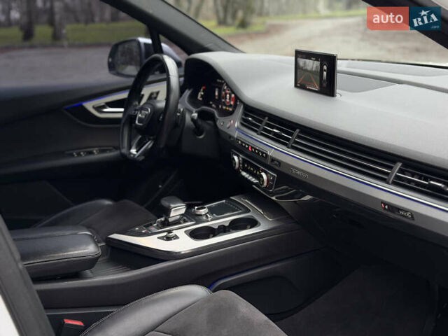 Белый Ауди SQ7, объемом двигателя 3.96 л и пробегом 206 тыс. км за 44000 $, фото 44 на Automoto.ua