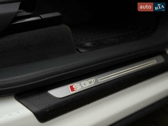 Белый Ауди SQ7, объемом двигателя 3.96 л и пробегом 206 тыс. км за 44000 $, фото 45 на Automoto.ua