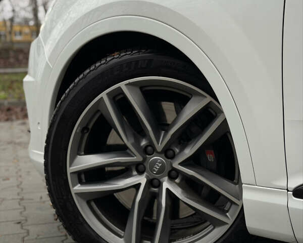 Белый Ауди SQ7, объемом двигателя 3.96 л и пробегом 206 тыс. км за 44000 $, фото 16 на Automoto.ua