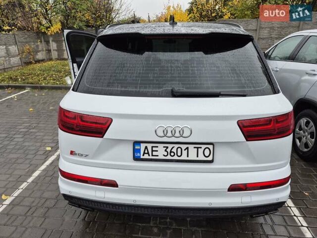 Білий Ауді SQ7, об'ємом двигуна 3.96 л та пробігом 296 тис. км за 44000 $, фото 7 на Automoto.ua