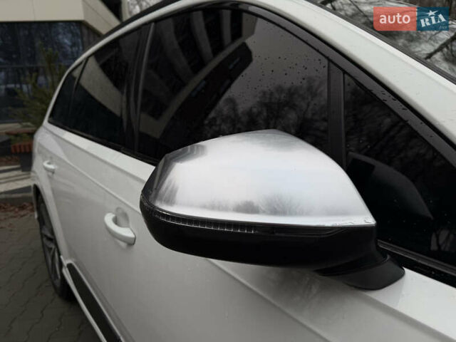 Белый Ауди SQ7, объемом двигателя 3.96 л и пробегом 206 тыс. км за 44000 $, фото 23 на Automoto.ua