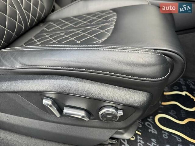 Белый Ауди SQ7, объемом двигателя 3.96 л и пробегом 124 тыс. км за 55900 $, фото 44 на Automoto.ua