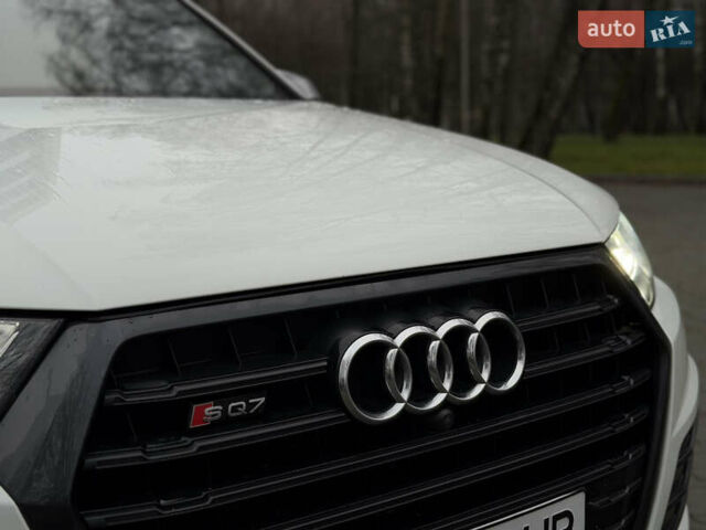 Белый Ауди SQ7, объемом двигателя 3.96 л и пробегом 206 тыс. км за 44000 $, фото 12 на Automoto.ua