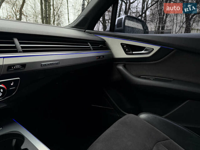 Белый Ауди SQ7, объемом двигателя 3.96 л и пробегом 206 тыс. км за 44000 $, фото 53 на Automoto.ua