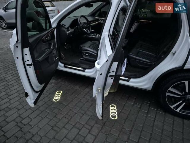 Білий Ауді SQ7, об'ємом двигуна 3.96 л та пробігом 296 тис. км за 44000 $, фото 3 на Automoto.ua