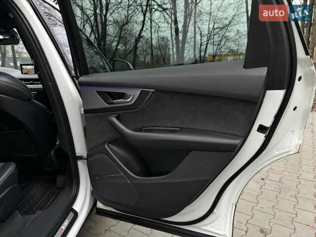 Белый Ауди SQ7, объемом двигателя 3.96 л и пробегом 206 тыс. км за 44000 $, фото 37 на Automoto.ua