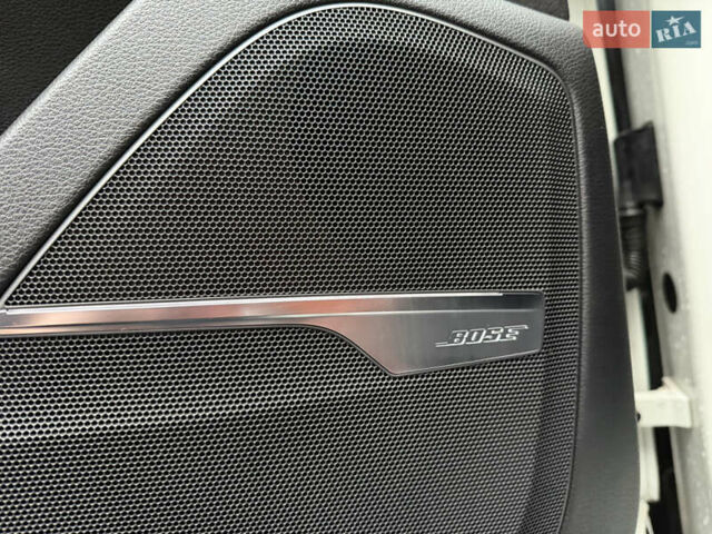 Белый Ауди SQ7, объемом двигателя 3.96 л и пробегом 206 тыс. км за 44000 $, фото 32 на Automoto.ua