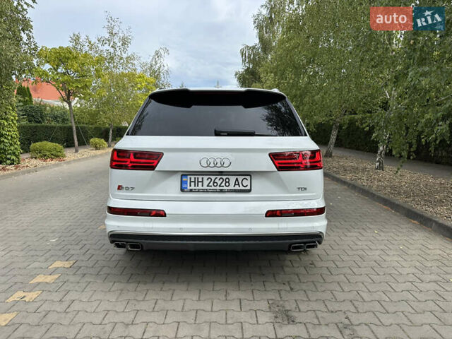 Белый Ауди SQ7, объемом двигателя 3.96 л и пробегом 128 тыс. км за 56500 $, фото 4 на Automoto.ua