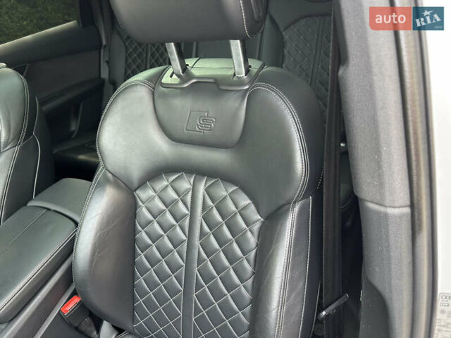 Белый Ауди SQ7, объемом двигателя 3.96 л и пробегом 128 тыс. км за 56500 $, фото 33 на Automoto.ua