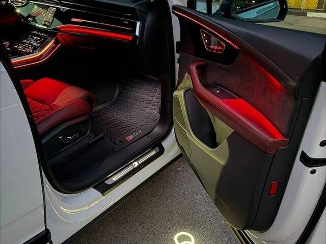 Белый Ауди SQ7, объемом двигателя 3.96 л и пробегом 129 тыс. км за 88000 $, фото 36 на Automoto.ua