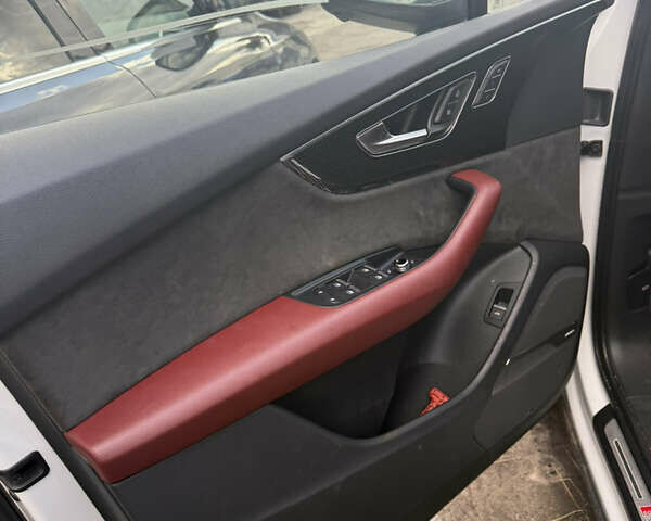 Белый Ауди SQ7, объемом двигателя 4 л и пробегом 191 тыс. км за 38900 $, фото 15 на Automoto.ua