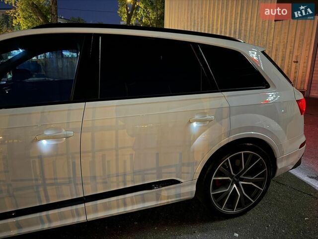 Белый Ауди SQ7, объемом двигателя 3.96 л и пробегом 129 тыс. км за 88000 $, фото 22 на Automoto.ua