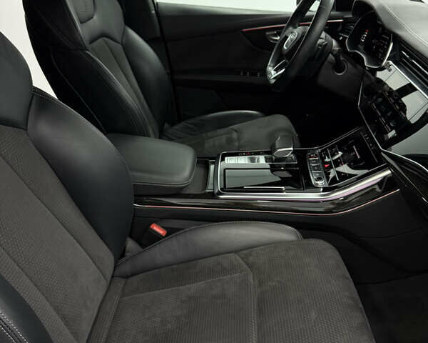 Белый Ауди SQ7, объемом двигателя 4 л и пробегом 62 тыс. км за 67500 $, фото 25 на Automoto.ua