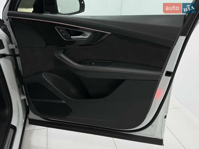 Белый Ауди SQ7, объемом двигателя 4 л и пробегом 62 тыс. км за 67500 $, фото 34 на Automoto.ua
