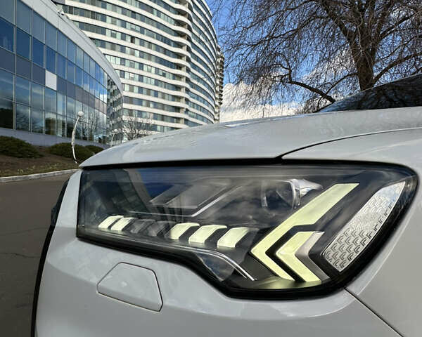 Белый Ауди SQ7, объемом двигателя 4 л и пробегом 60 тыс. км за 66500 $, фото 11 на Automoto.ua